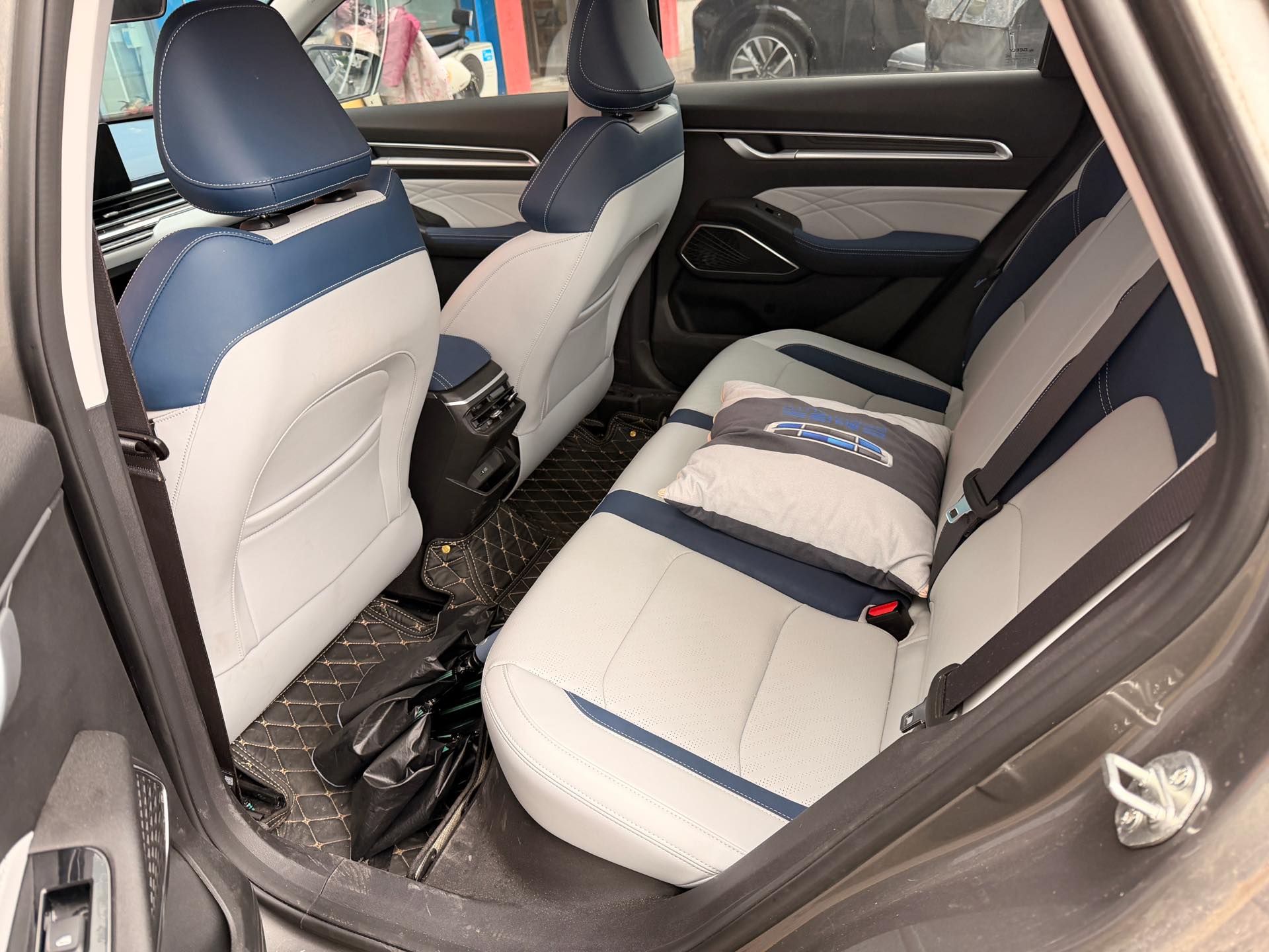 GEELY Emgrand 2022 car image #4