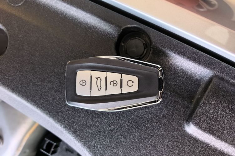 GEELY Boyue L 2022 car image #9