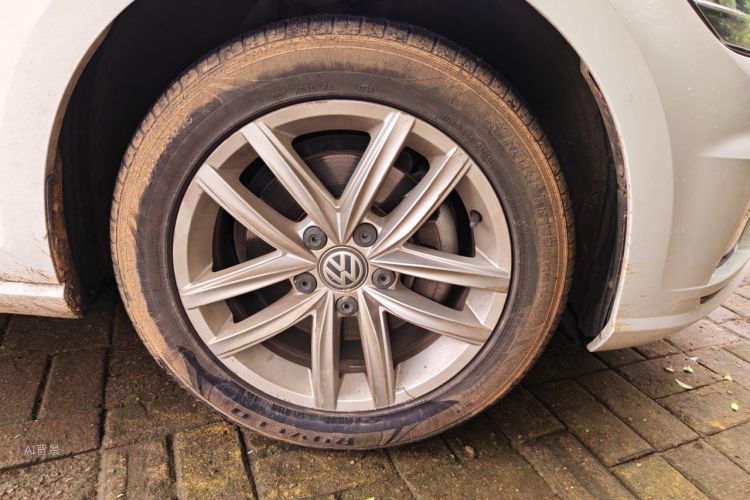 Volkswagen Golf 2019 car image #9