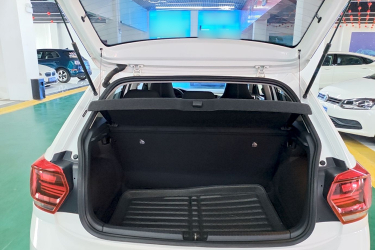 Volkswagen Polo 2020 car image #21