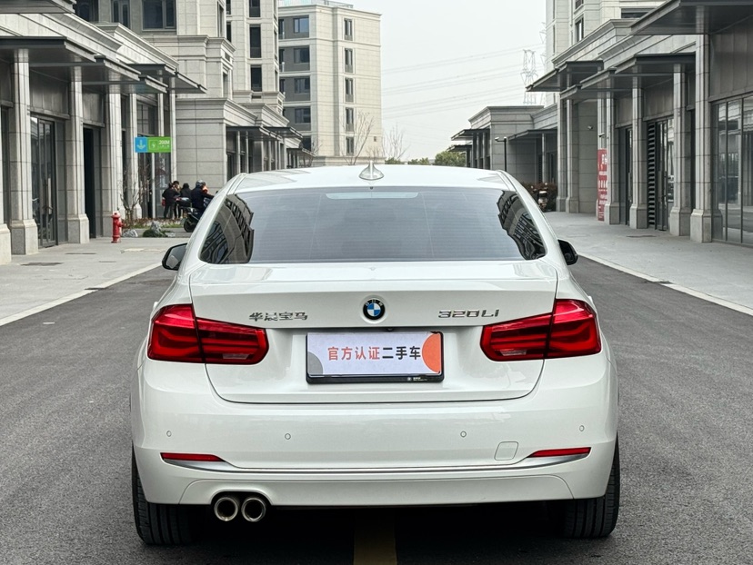 BMW 3 Series 2018 #5 BMW 3 Series 2018 car image #5