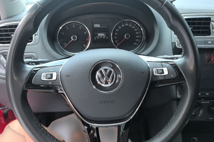 Volkswagen Polo 2017 car image #11