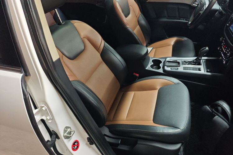 GEELY Vision X6 2017 immagine di auto #24