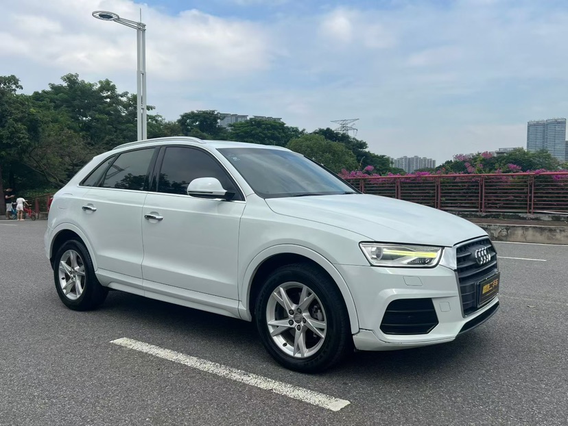 Audi Q3 2017 car image #3