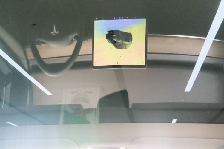 Tesla Model Y 2023 car image #18