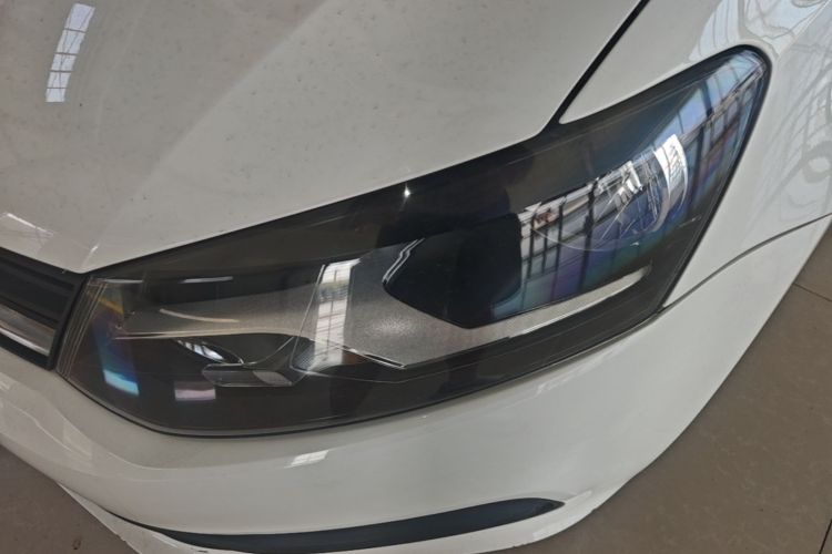 Volkswagen Polo 2018 car image #23