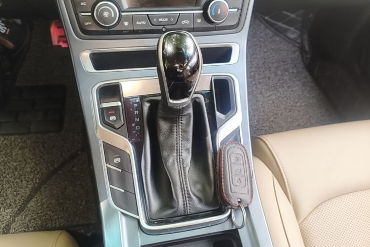GEELY Emgrand 2019 car image #14