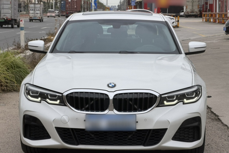BMW 3 Series 2020 car image #3