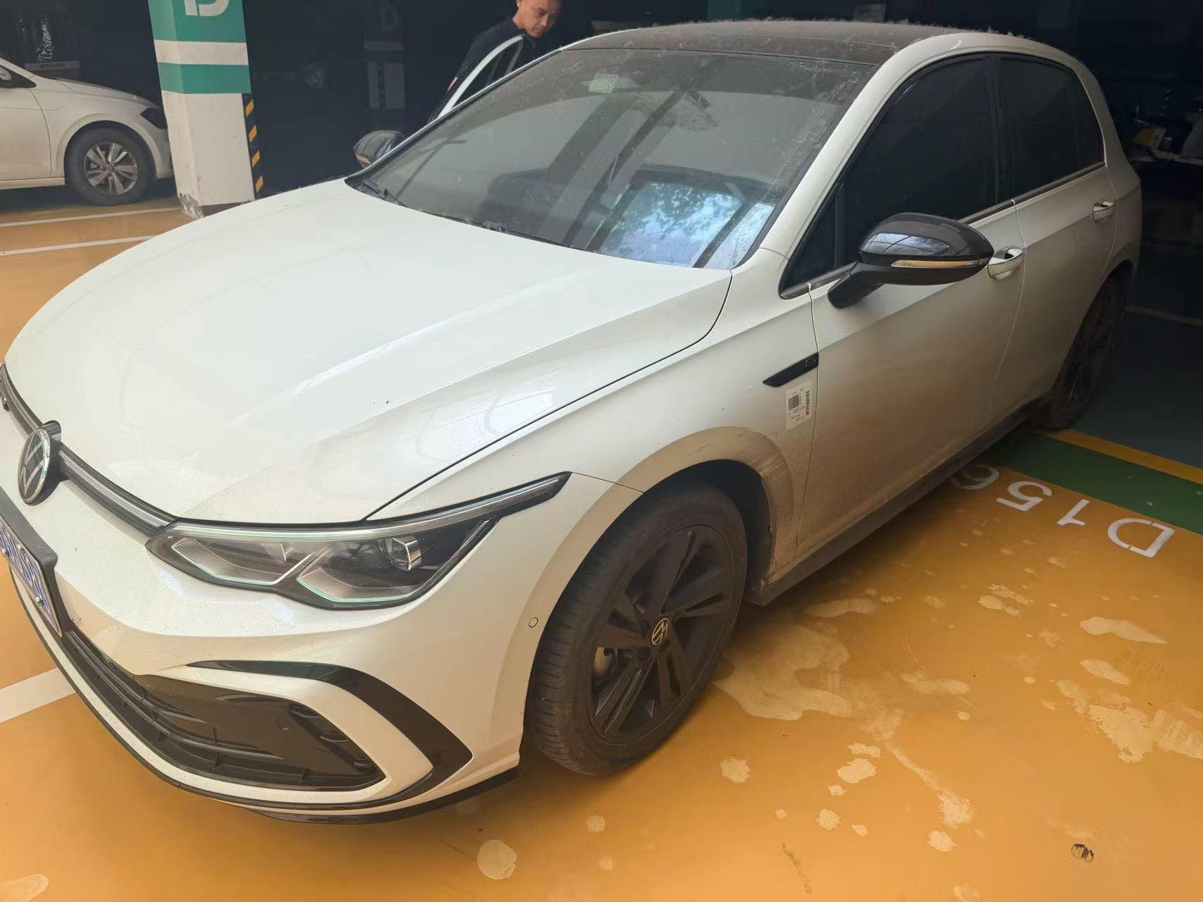 Volkswagen Golf 2024 car image 