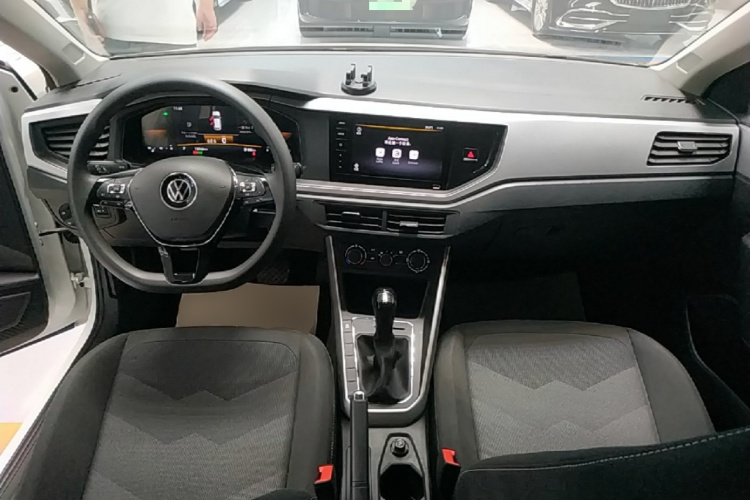 Volkswagen Polo 2023 car image #10