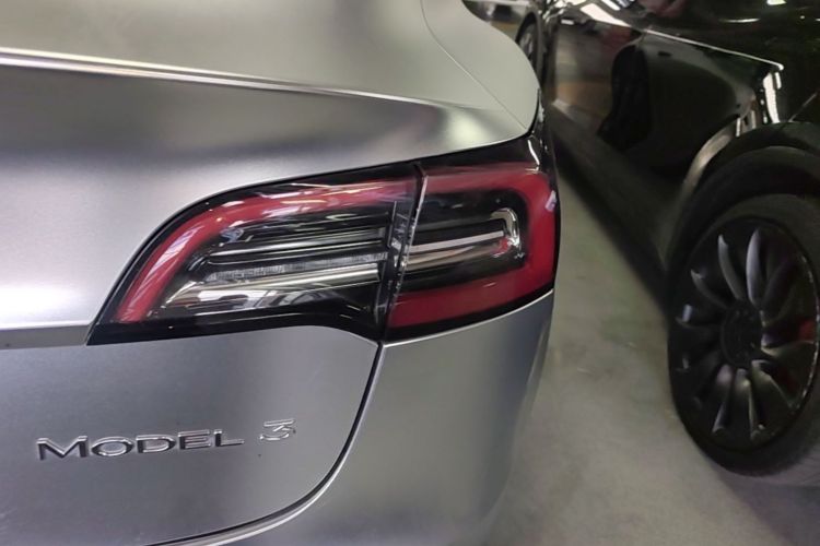 Tesla Model 3 2023 immagine di auto #8