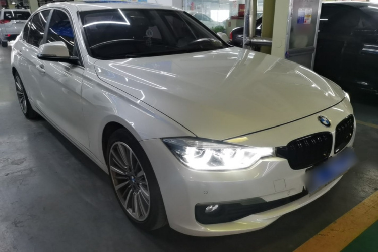BMW 3 Series 2019 car image #4