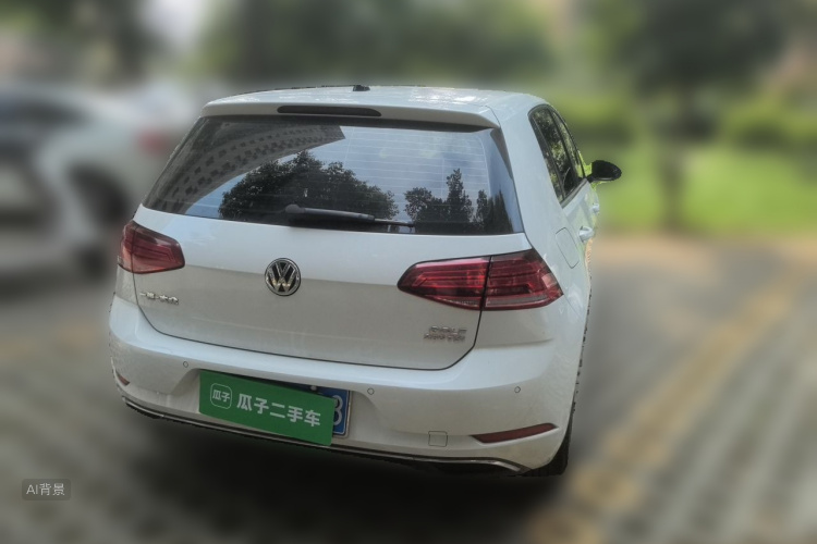 Volkswagen Golf 2019 car image #6