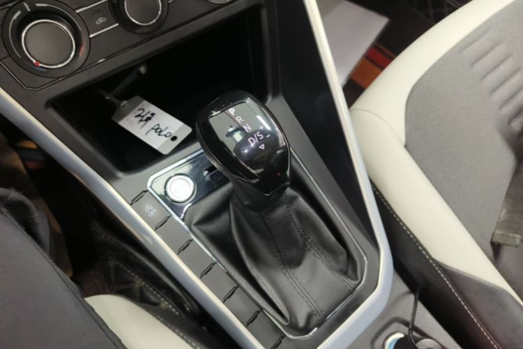 Volkswagen Polo 2021 car image #18