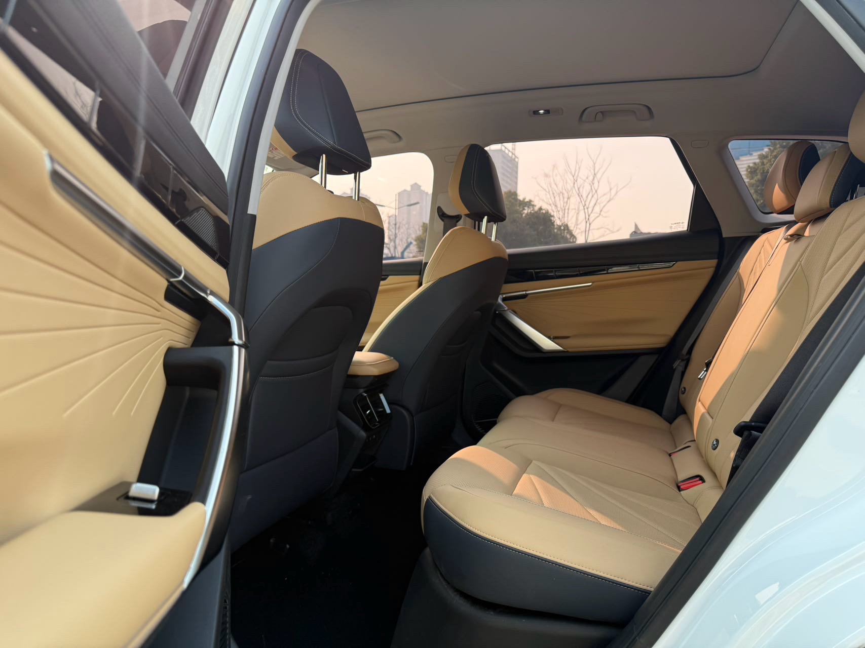 GEELY Boyue L 2023 car image #5