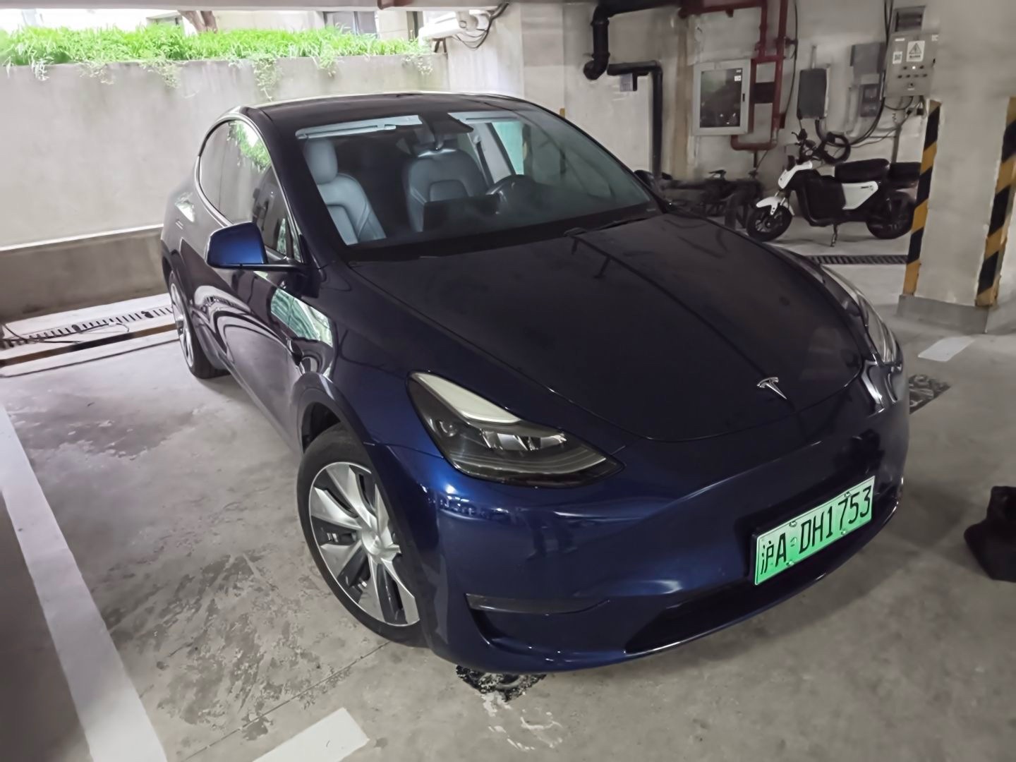 Tesla Model Y 2021 car image #3