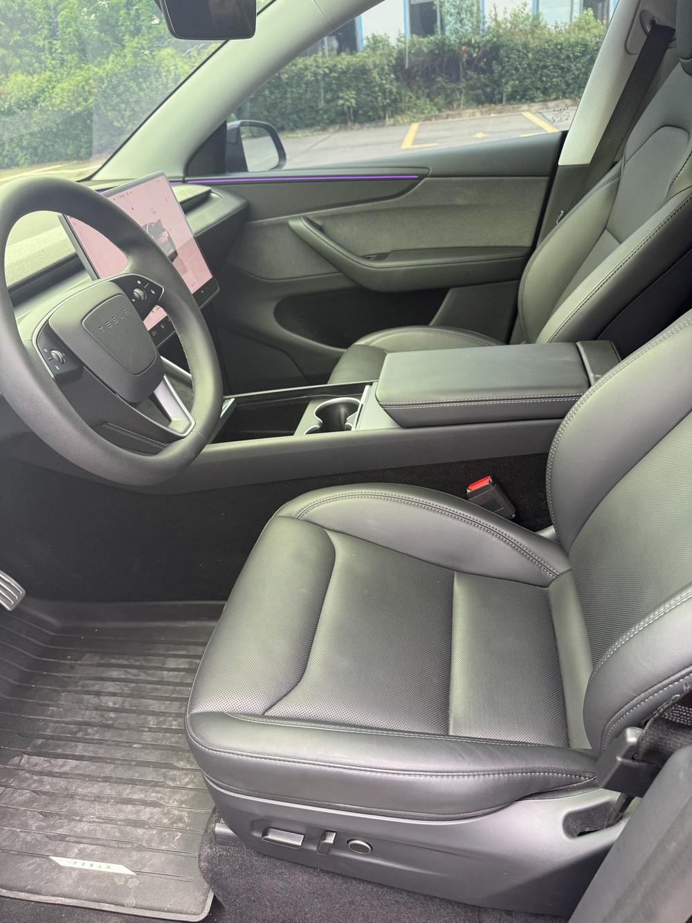 Tesla Model Y 2025 car image #13