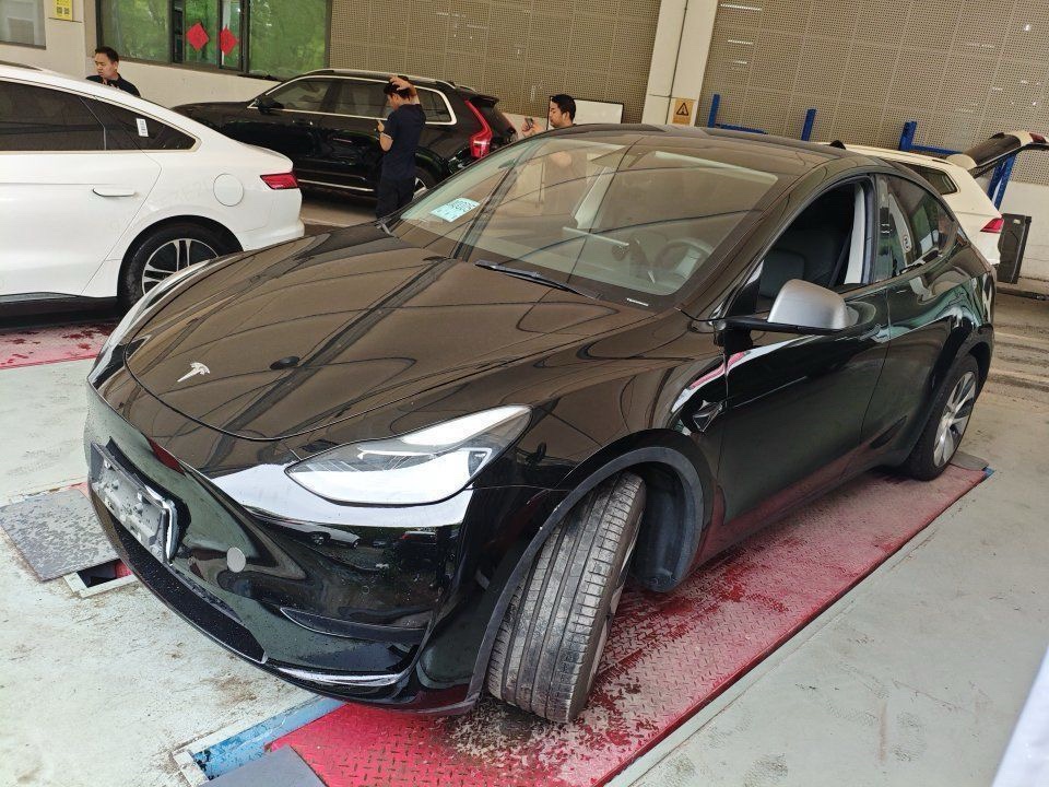 Tesla Model Y 2023 Tesla Model Y 2023 car image