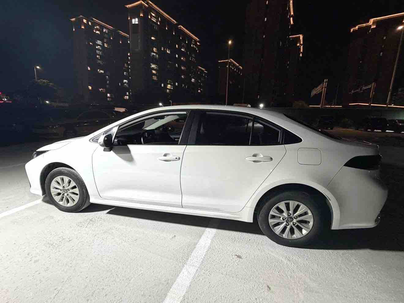 Toyota Corolla 2024 immagine di auto #8