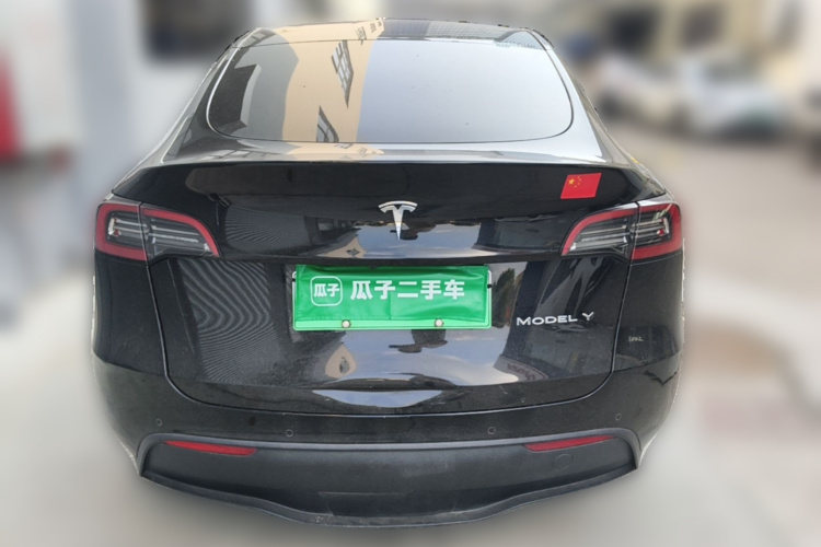 Tesla Model Y 2023 immagine di auto #6