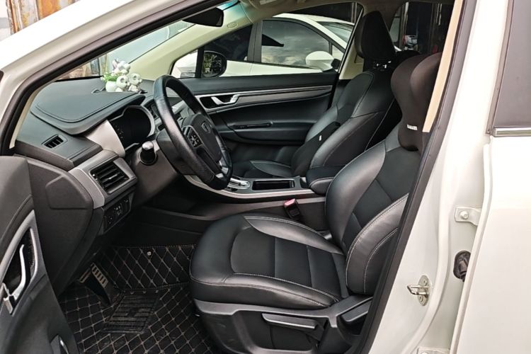 GEELY Emgrand GS 2018 car image #15