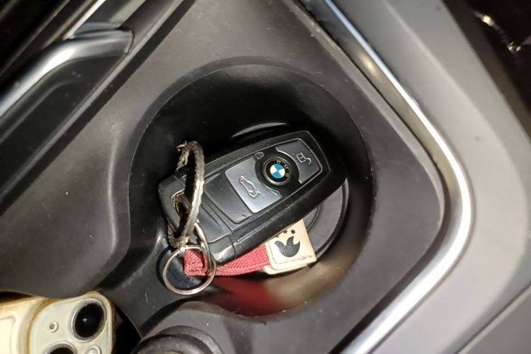 BMW 3 Series 2017 #9 BMW 3 Series 2017 car image #9