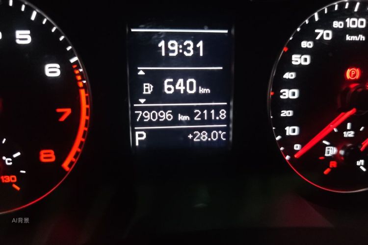 Audi Q3 2017 car image #14