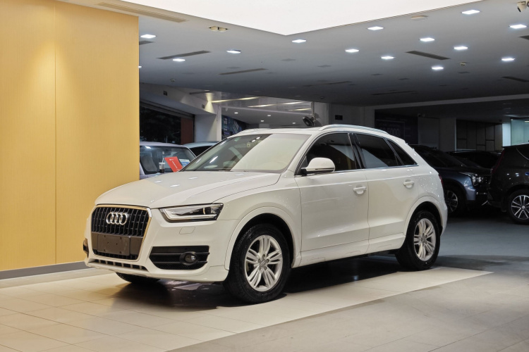 Audi Q3 2016 car image #2