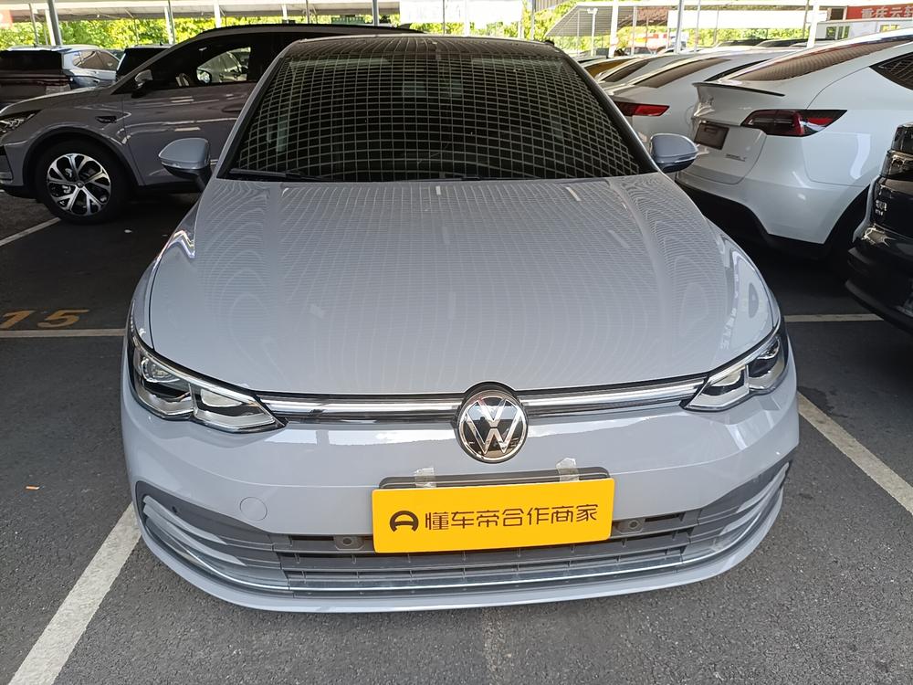 Volkswagen Golf 2025 car image #2