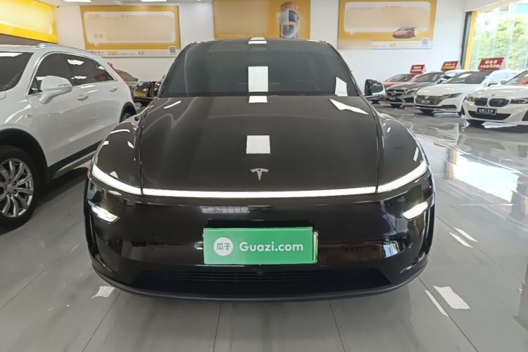 Tesla Model Y 2026 #3 Tesla Model Y 2026 car image #3