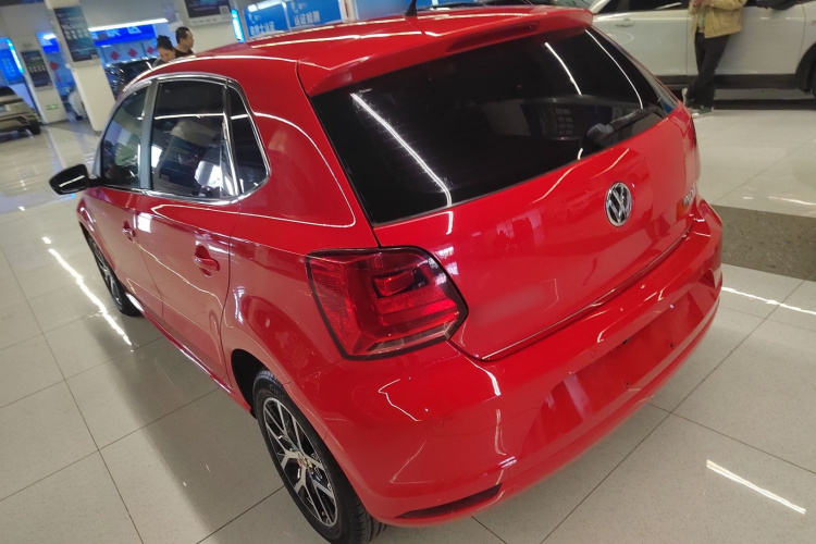 Volkswagen Polo 2017 car image #7