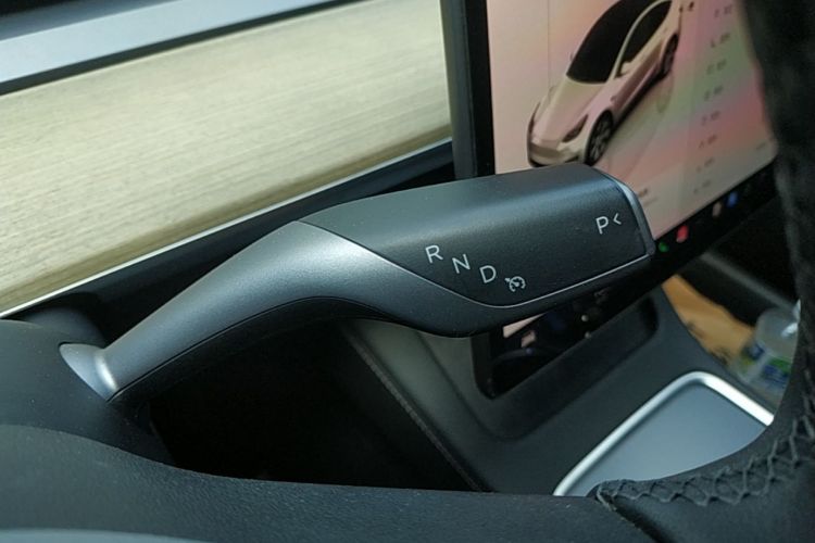 Tesla Model Y 2023 #14 Tesla Model Y 2023 car image #14