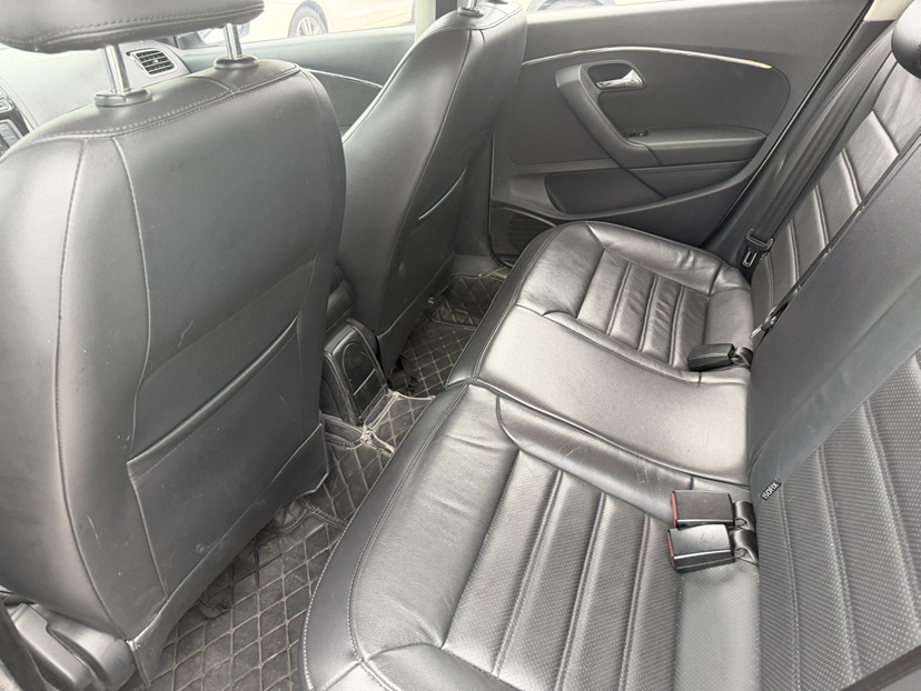 Volkswagen Polo 2015 car image #5