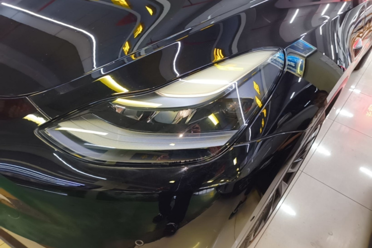 Tesla Model Y 2022 car image #23
