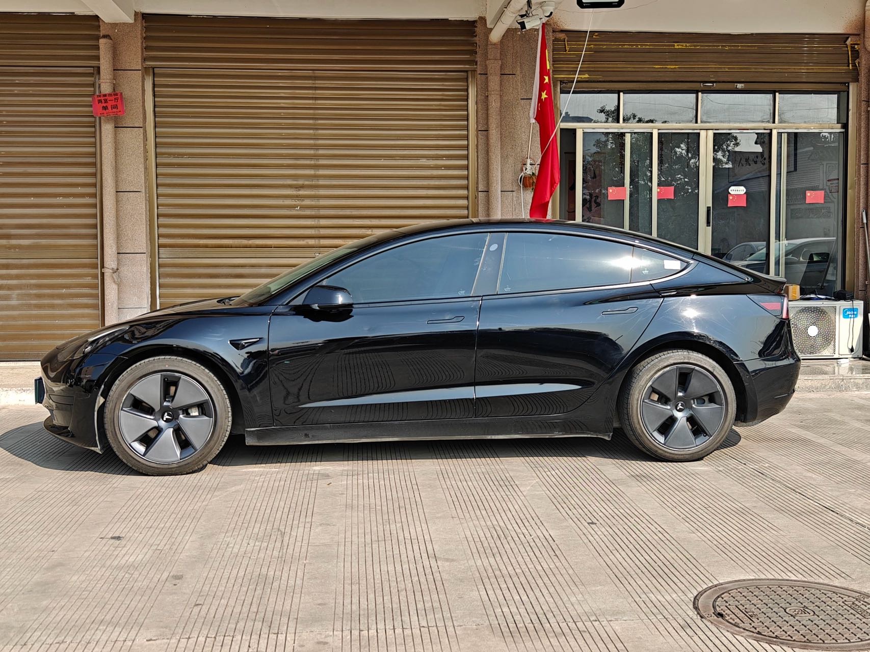 Tesla Model 3 2021 immagine di auto #3