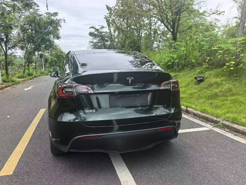 Tesla Model Y 2022 #8 Tesla Model Y 2022 car image #8