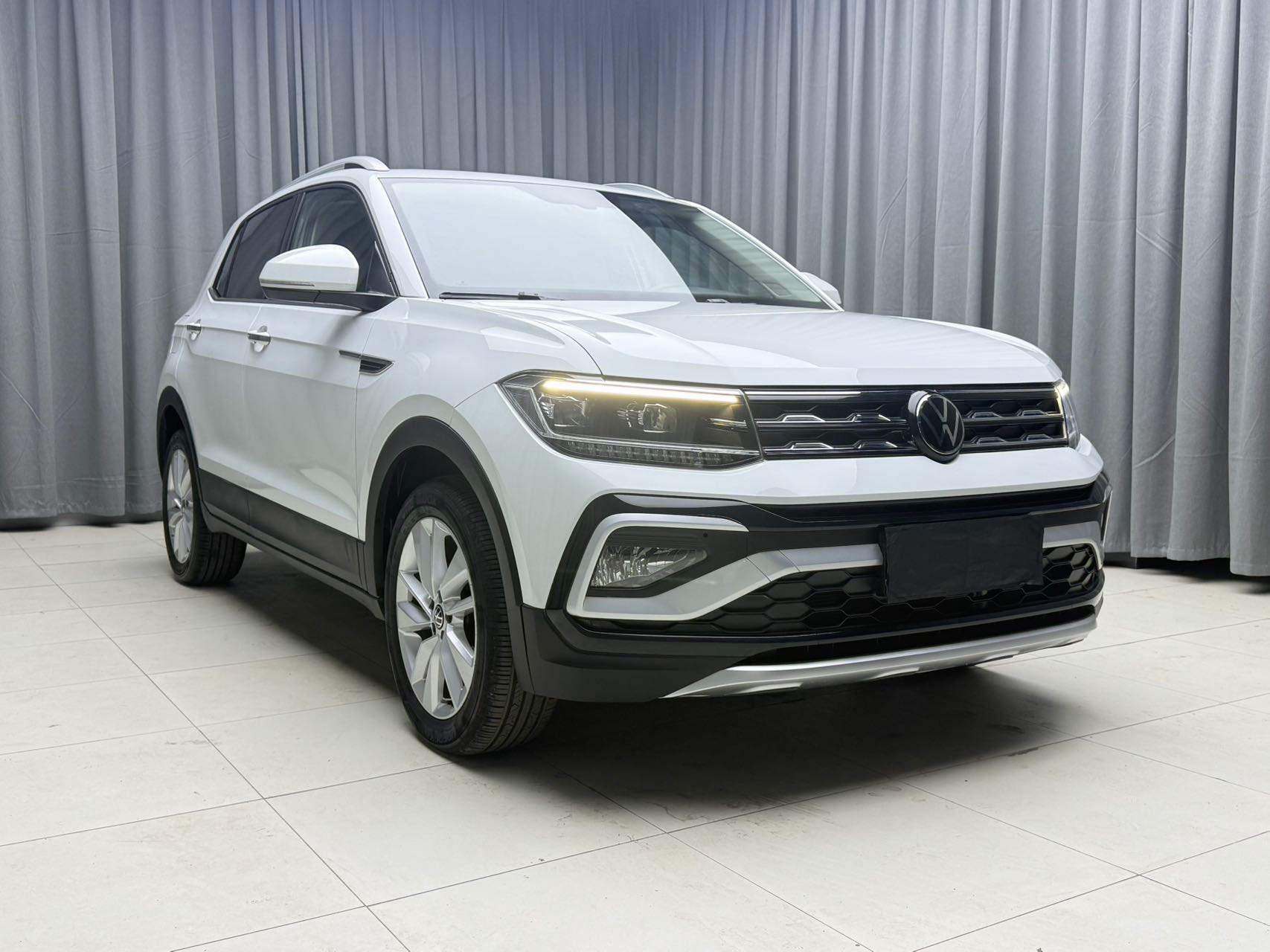 Volkswagen T-Cross 2023 изображение автомобиля #3