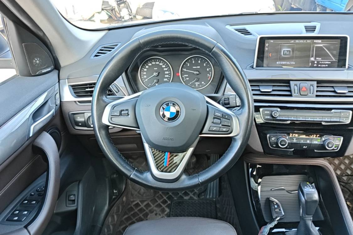 BMW X1 2018 immagine di auto #22