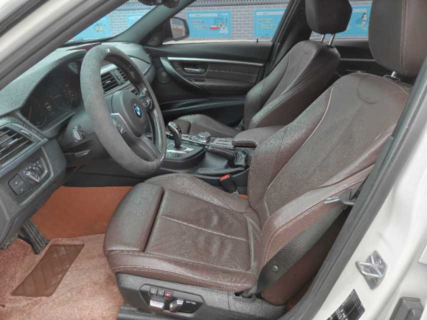 BMW 3 Series 2019 car image #6