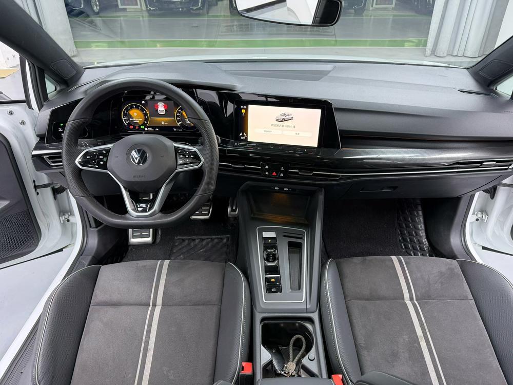 Volkswagen Golf 2024 car image #5