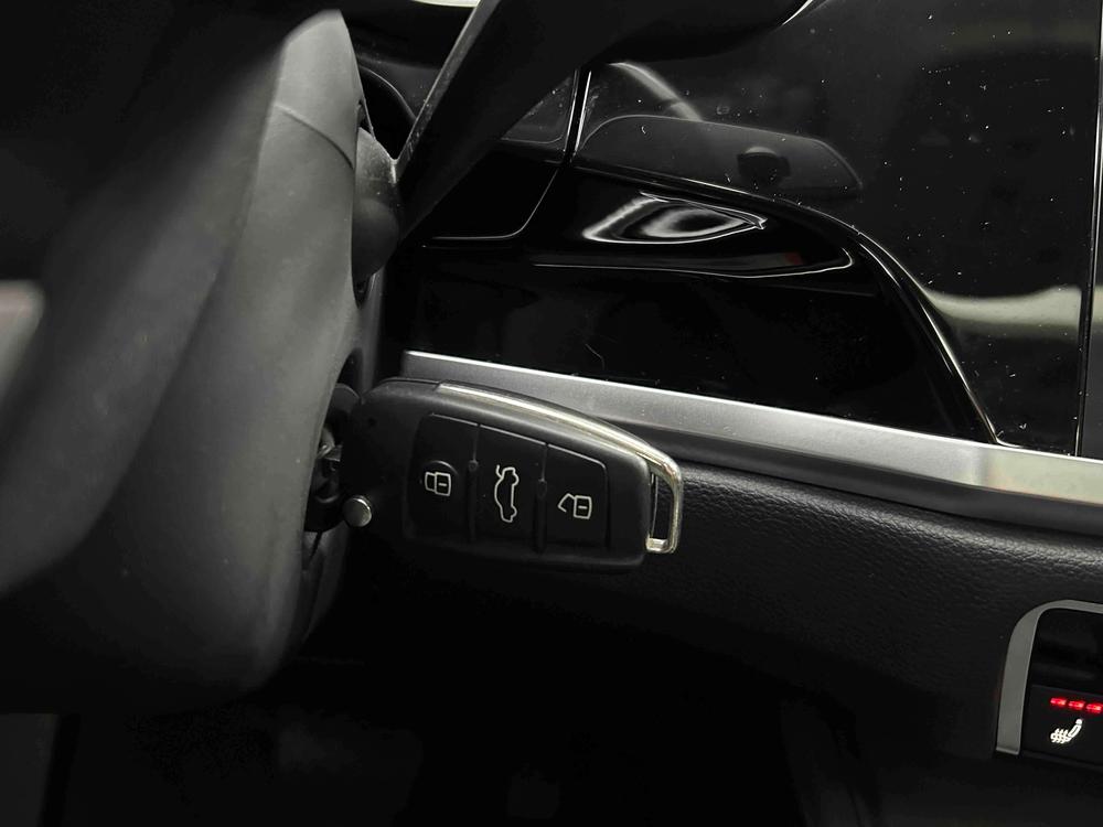 Audi Q3 2022 car image #21
