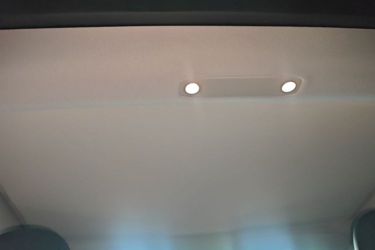 Tesla Model 3 2023 immagine di auto #18