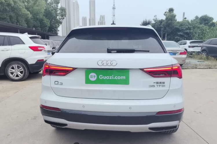 Audi Q3 2020 car image #4