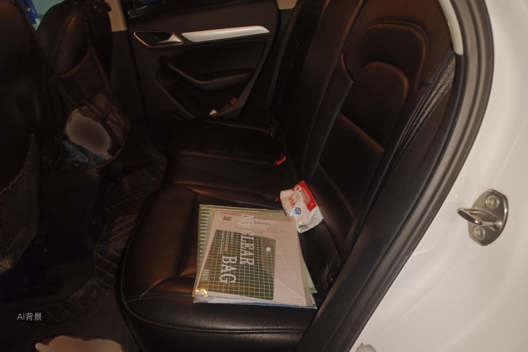 Audi Q3 2016 car image #19