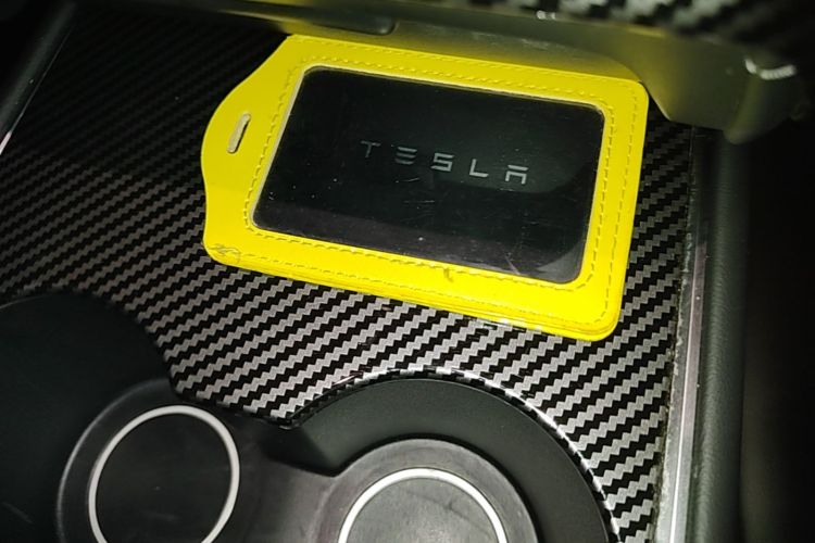 Tesla Model Y 2022 car image #9