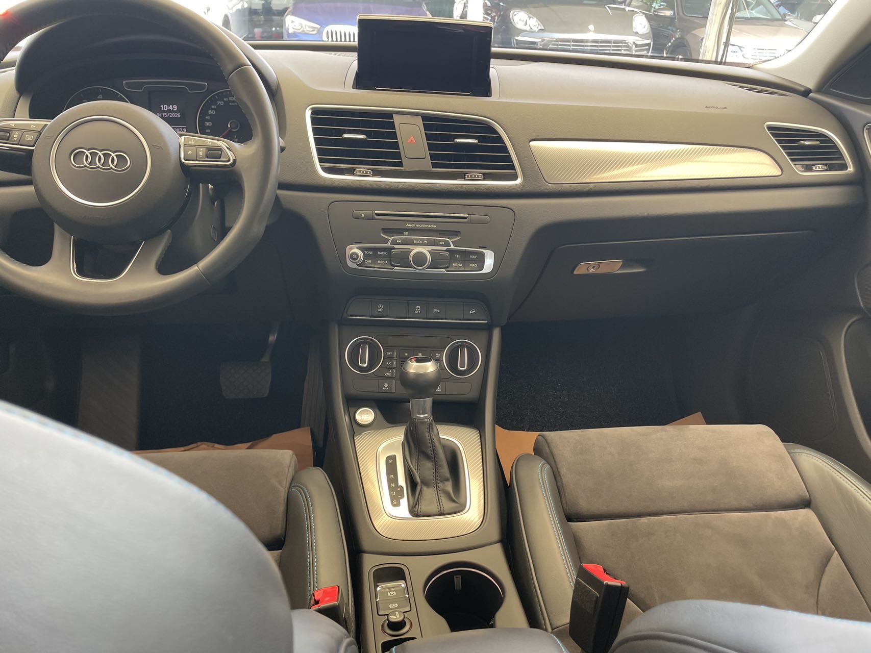 Audi Q3 2018 car image #4