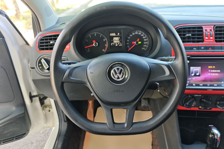 Volkswagen Polo 2016 #15 Volkswagen Polo 2016 car image #15