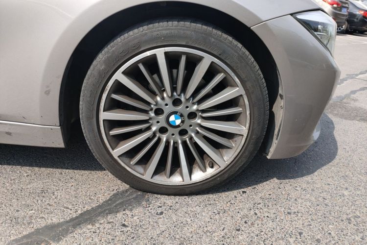 BMW 3 Series 2019 car image #9