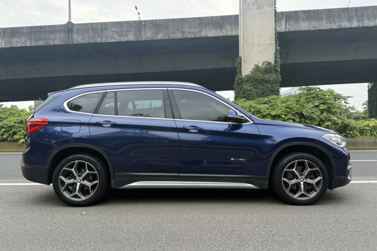 BMW X1 2018 #6 BMW X1 2018 car image #6