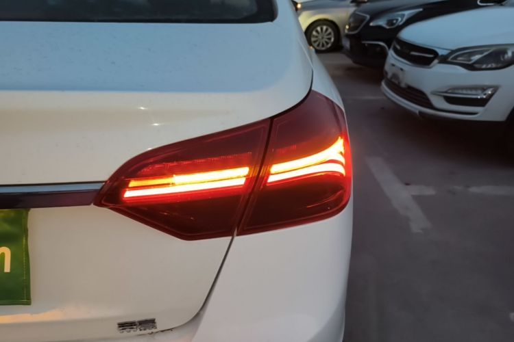 GEELY Emgrand 2020 #8 GEELY Emgrand 2020 car image #8
